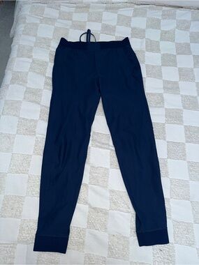 Lululemon ABC Jogger Skinny
True Navy size M